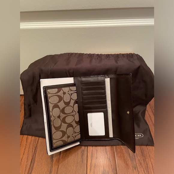 Coach full-size check book wallet - Picture 2 of 3